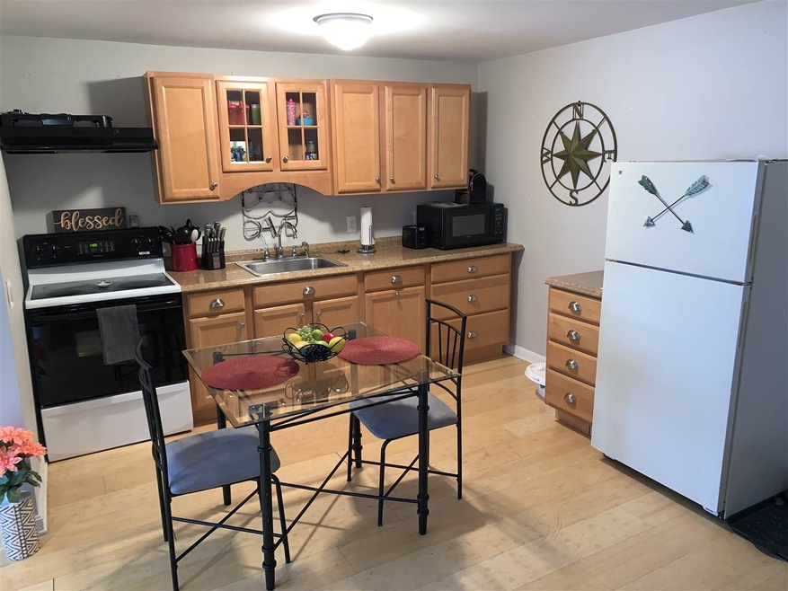 555 Calef Rd unit 24, Manchester, NH 03103 - photo 1