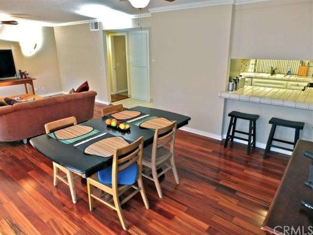 Great open floor plan with pass through to the kit