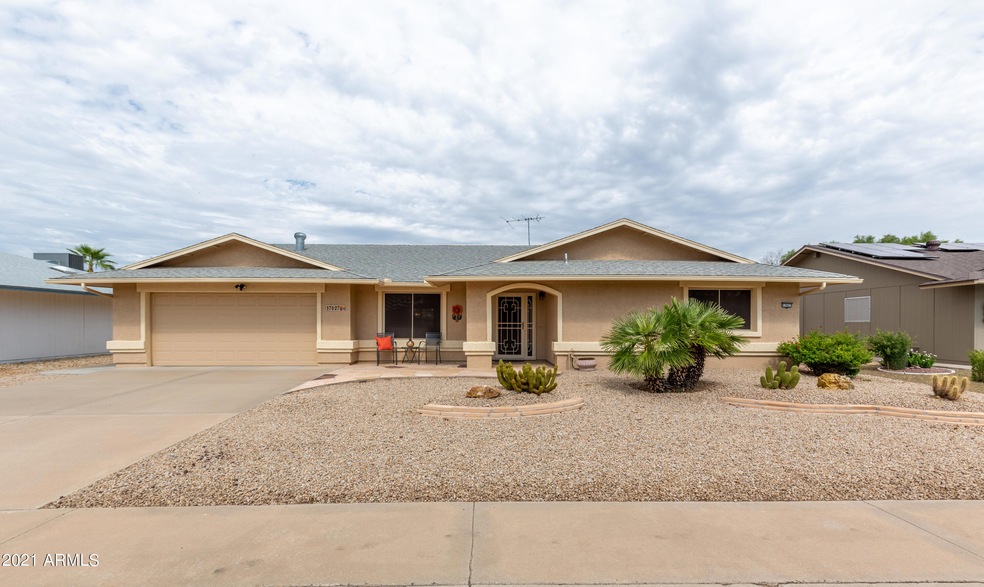 17627 N Lime Rock Dr, Sun City, AZ 85373 - photo 1