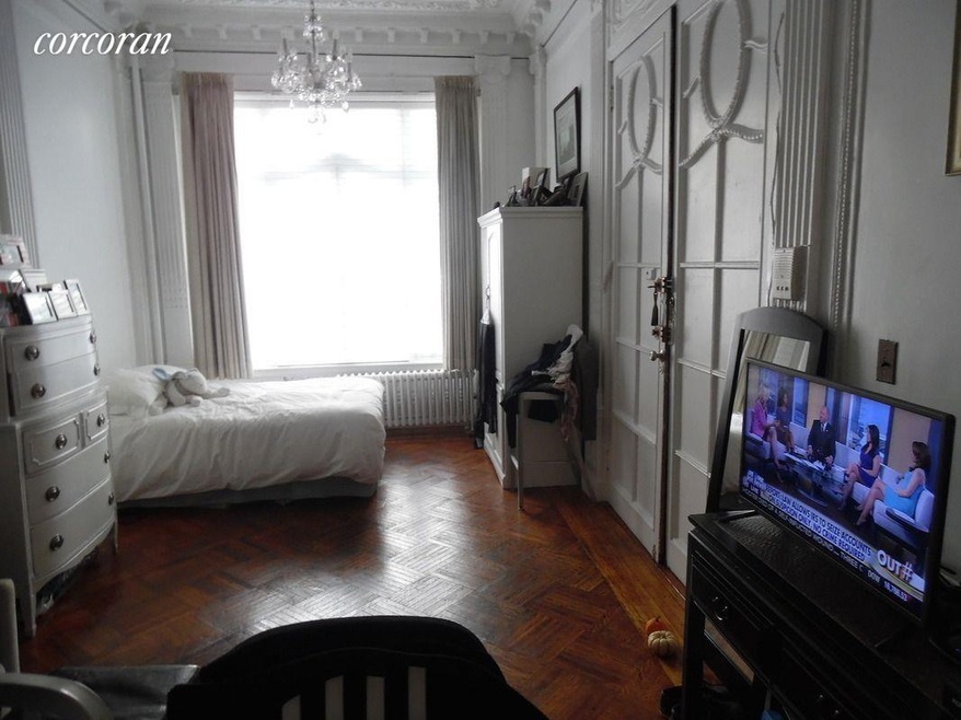 18 W 71st St unit 1, New York, NY 10023 - photo 1