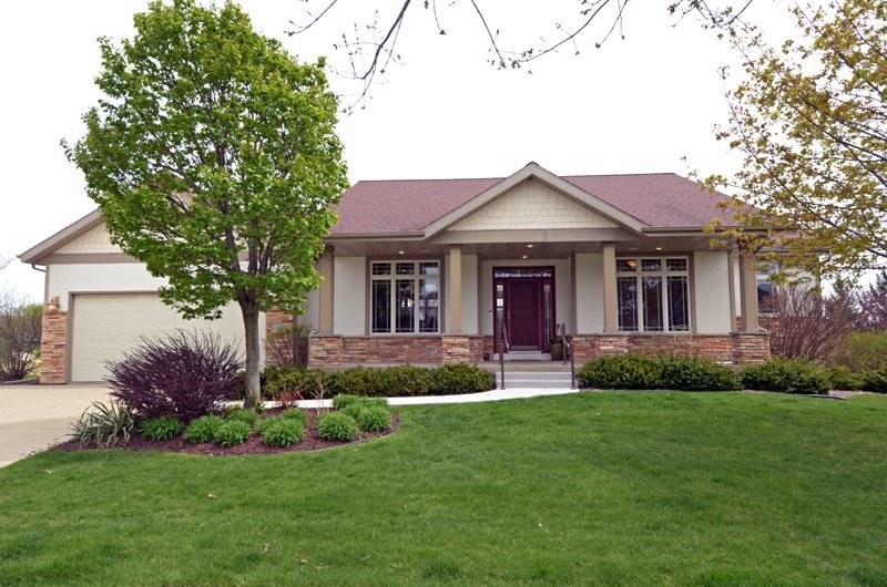 2810 Sunflower Dr, Fitchburg, WI 53711 - photo 1