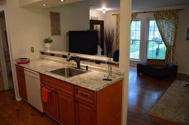 2752 Glenbridge Ct unit 82, Ann Arbor, MI 48104 - photo 1