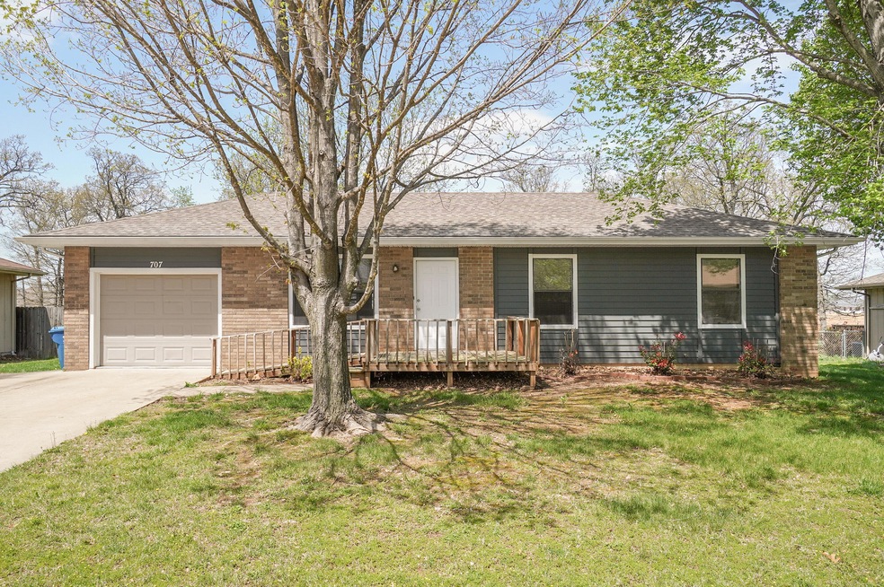 707 E Striping-1