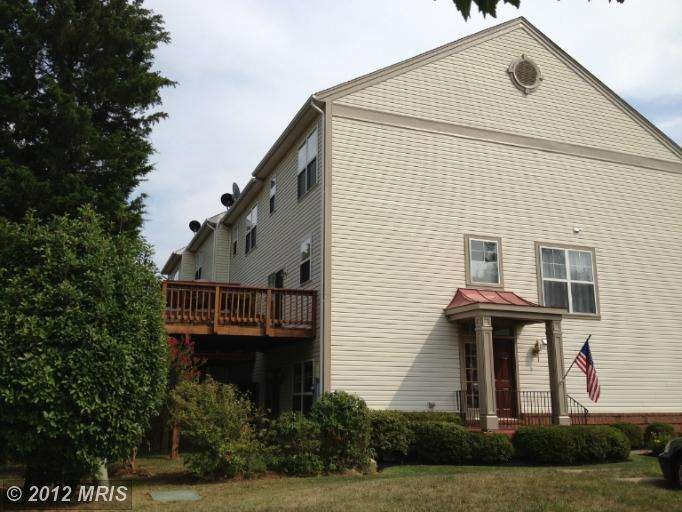 43132 Huntsman Square, Broadlands, VA 20148 - photo 1