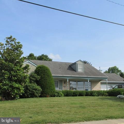 336 E Spruce St, New Holland, PA 17557 - photo 1
