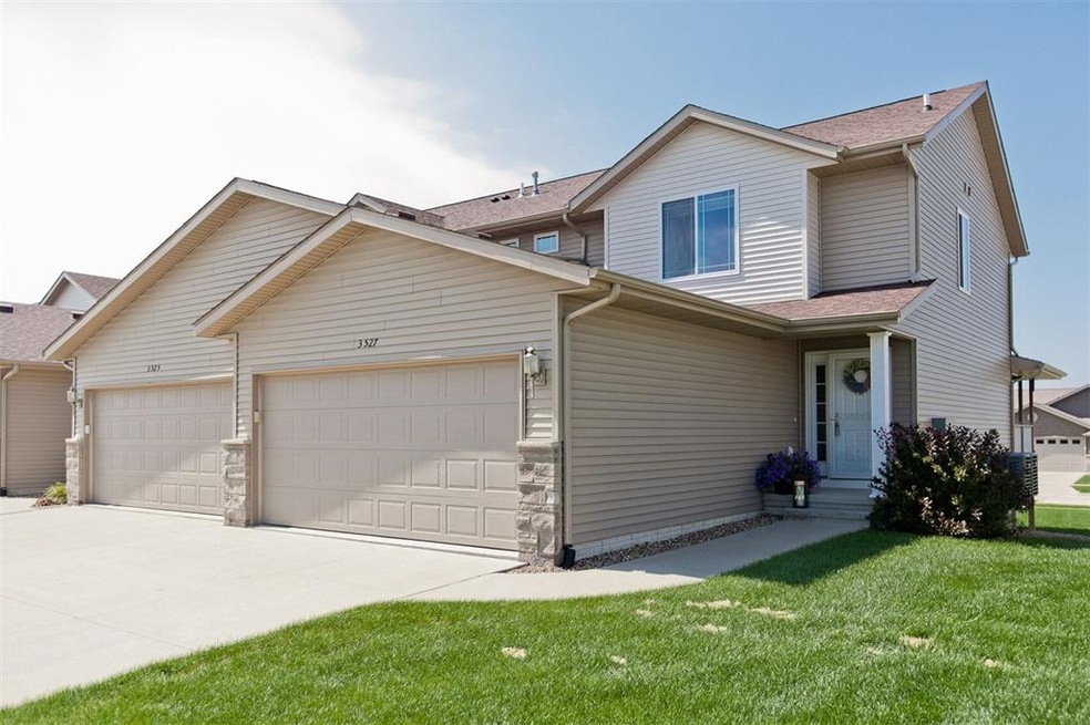 Great location- Easy Living- Walk-able Neighborhoo