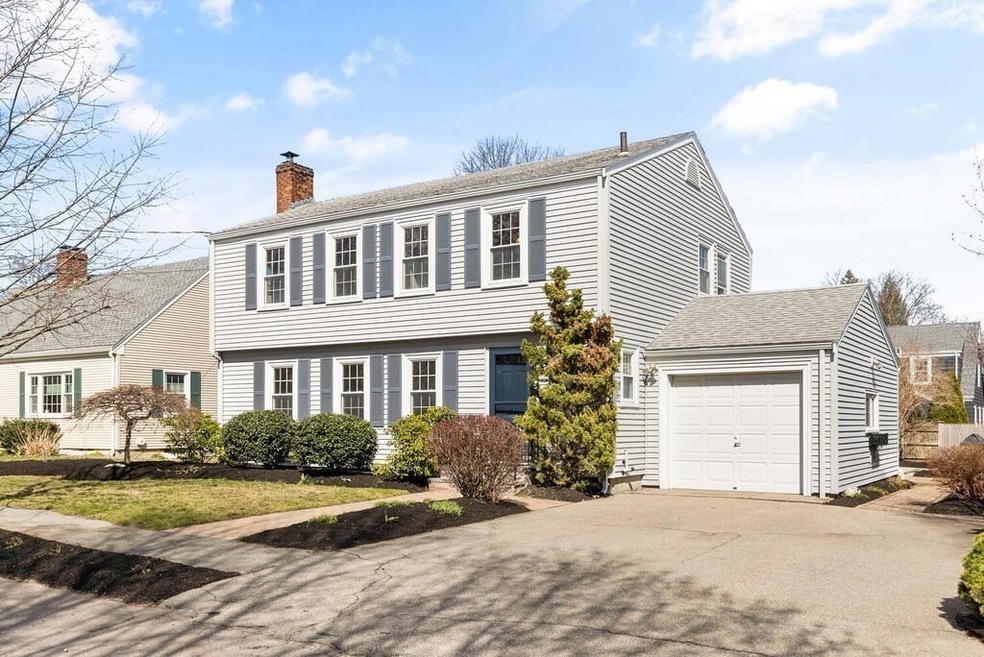 17 Canterbury Rd, Marblehead, MA 01945 - photo 1