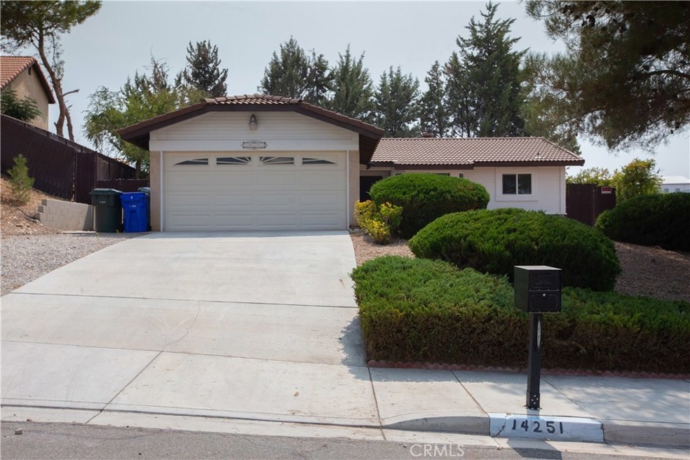 14251 Glenview Ct, Victorville, CA 92395 - photo 1