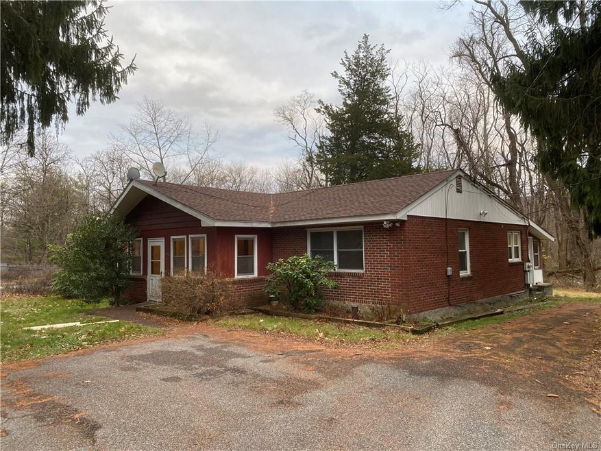 2558 Us Highway 9w unit 1, Cornwall, NY 12518 - photo 1