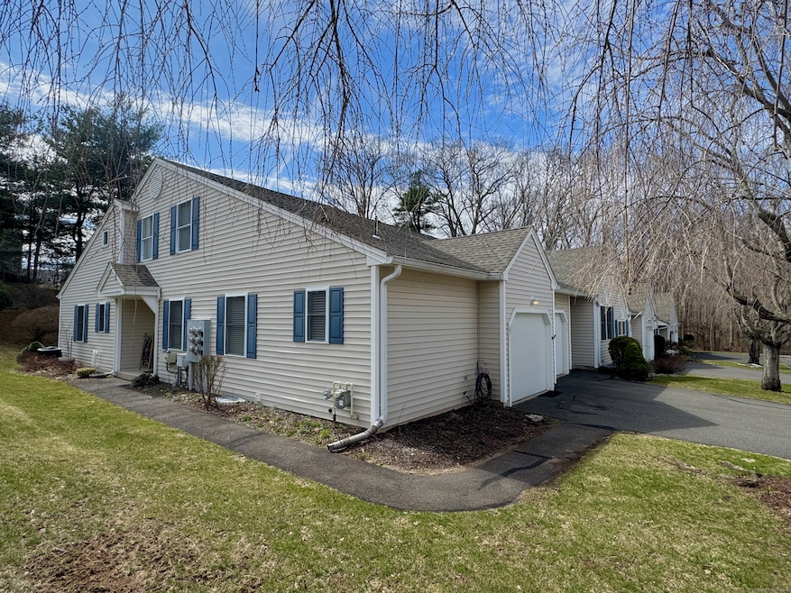 871 Glacier Way unit 871, Southington, CT 06489 - photo 1