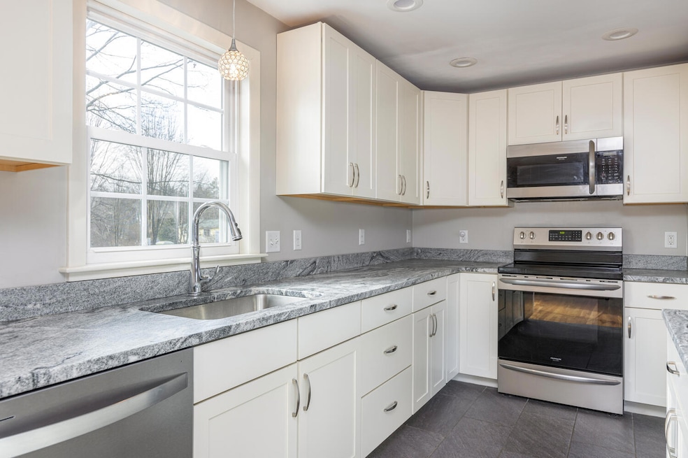 256 Fowler Rd Cape Elizabeth-large-008-0