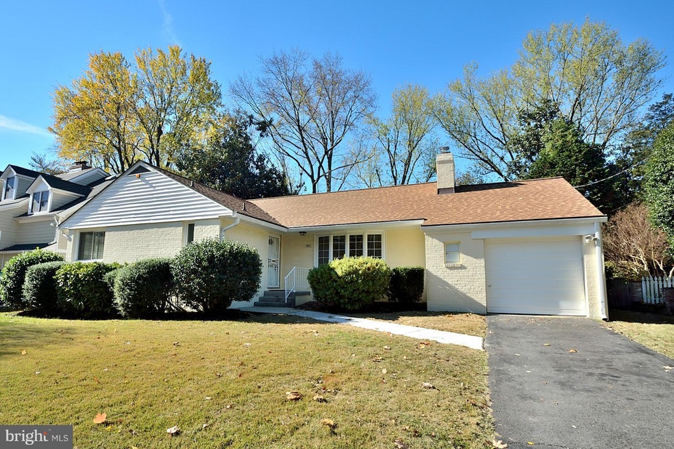 502 W Taylor Run Pkwy, Alexandria, VA 22314 - photo 1