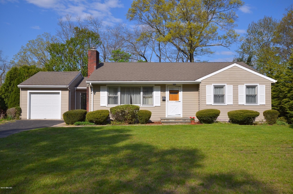 129 Brook Run Ln, Stamford, CT 06905 - photo 1