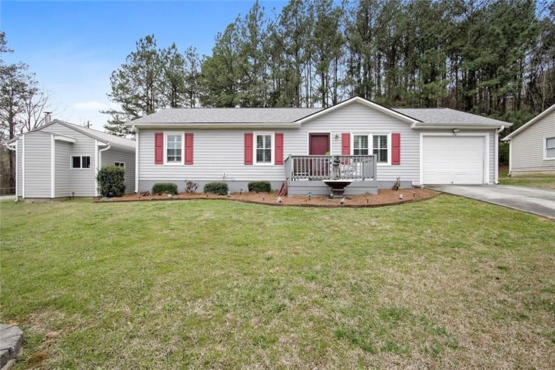 Welcome home to 11 Habersham Circle!