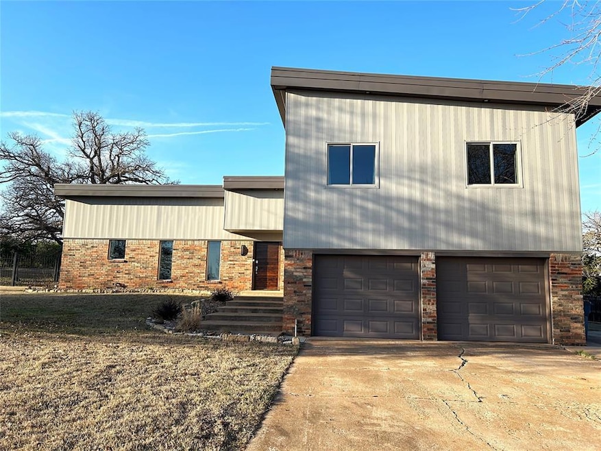 2205 Rambling Rd, Edmond, OK 73025 - photo 1