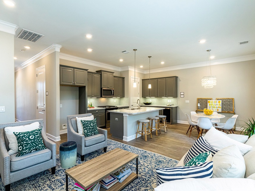 815 Shallow Hollow Dr, Houston, TX 77018 - photo 1