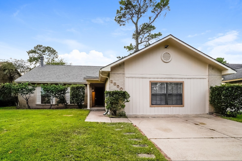 2850 Canary Ln, Humble, TX 77396 - photo 1