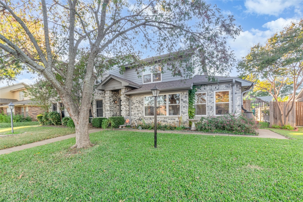 404 Nita Ln, Euless, TX 76040 - photo 1