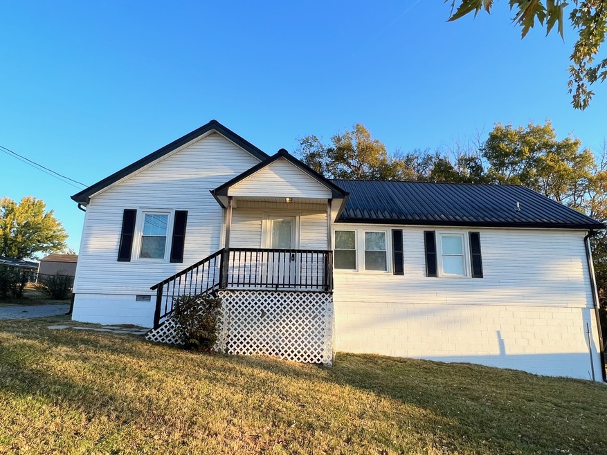 314 Charlotte Dr, Shelbyville, TN 37160 - photo 1