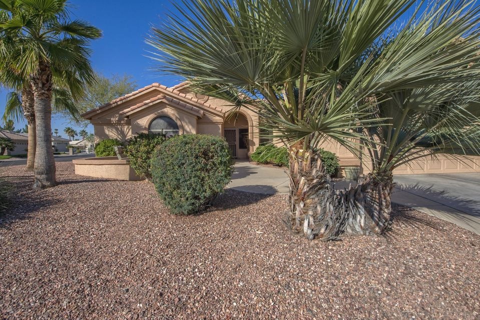 001_Beautiful Curb Appeal