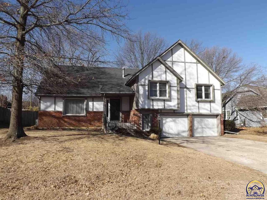 3825 SW Gamwell Rd, Topeka, KS 66610 - photo 1