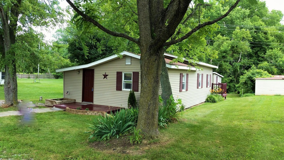 6070 Old Logan Rd SE, Lancaster, OH 43130 - photo 1