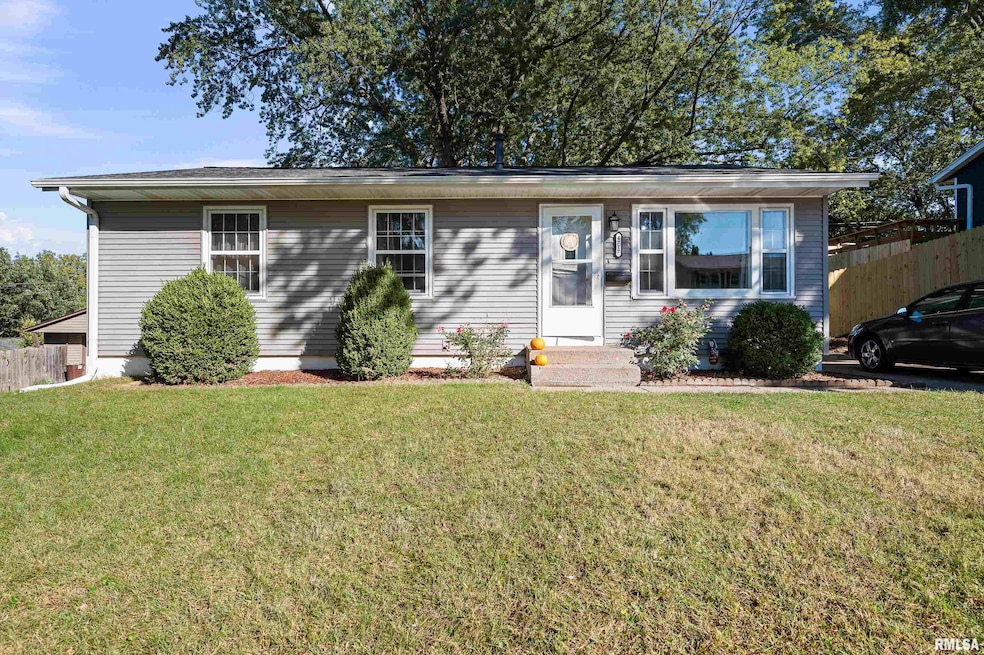 4717 N Harrison St, Davenport, IA 52806 - photo 1