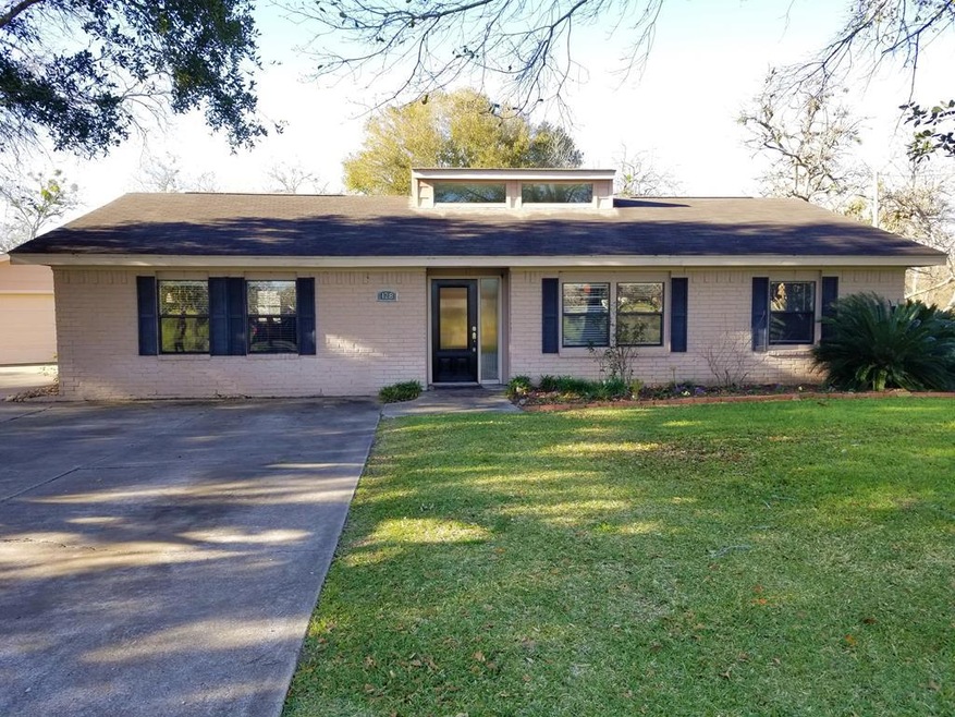 128 Brazos Dr, Bay City, TX 77414 - photo 1