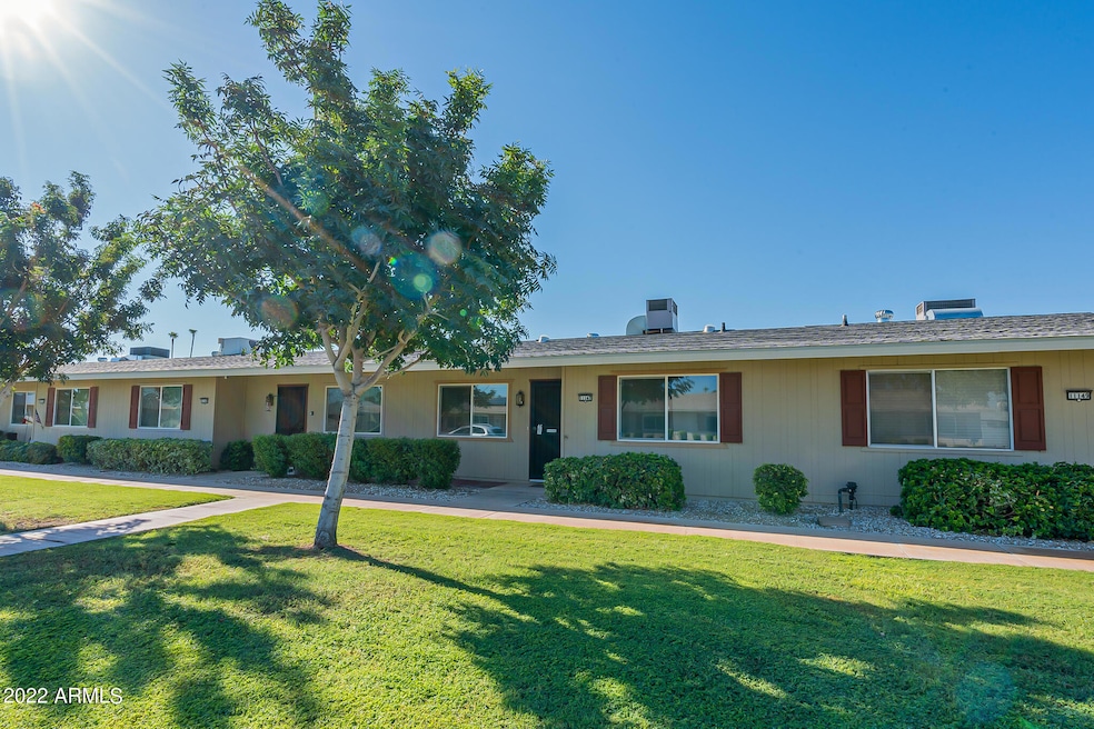 11147 W Emerald Dr unit 137, Sun City, AZ 85351 - photo 1