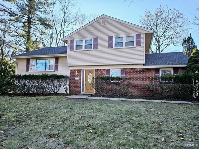 22 Burns Place, Cresskill, NJ 07626 - photo 1