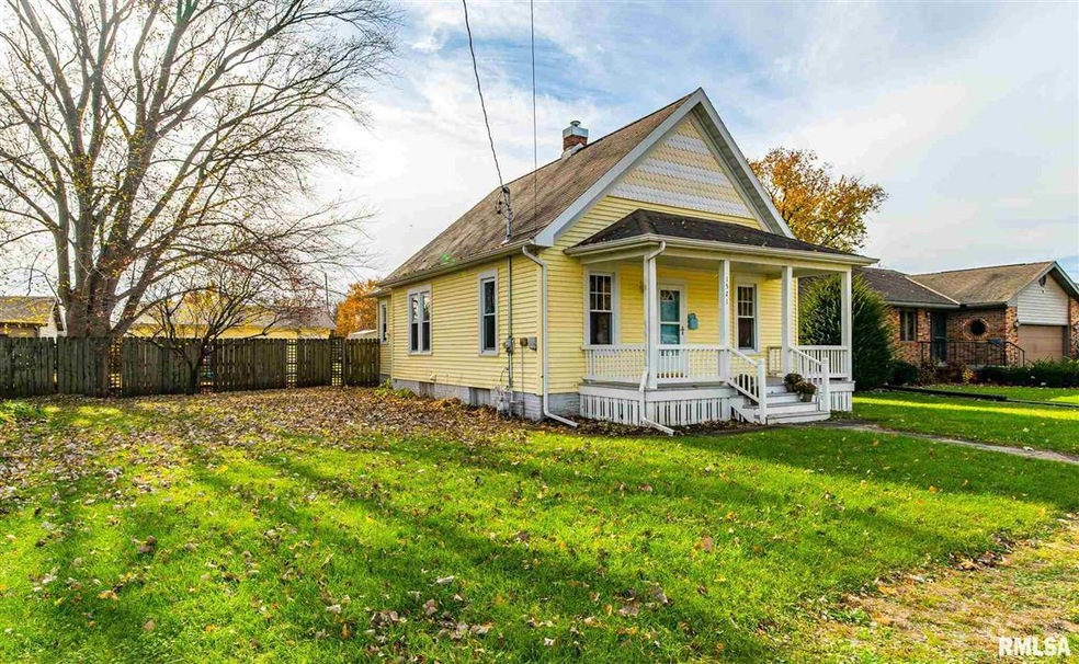 1521 Delavan St, Lincoln, IL 62656 - photo 1