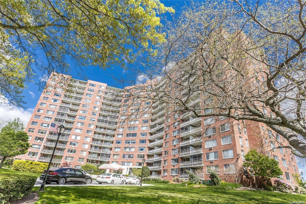 Lakeside Towers unit 10X, Bayside, NY 11361 - photo 1
