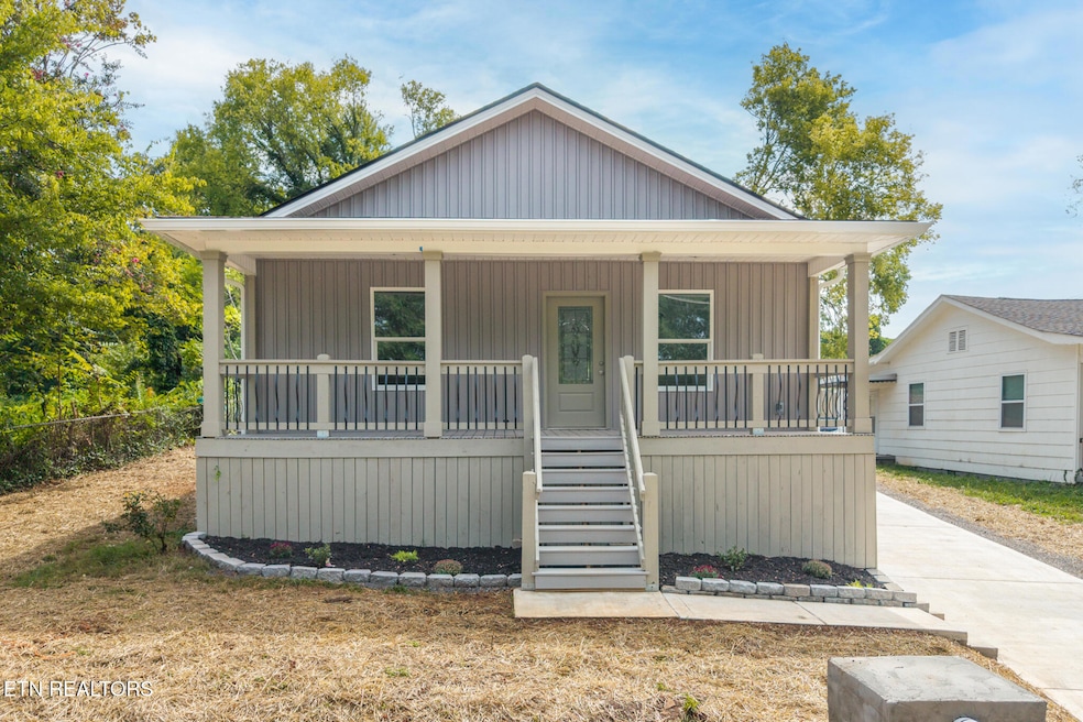 1810 Reynolds St, Knoxville, TN 37921 - photo 1