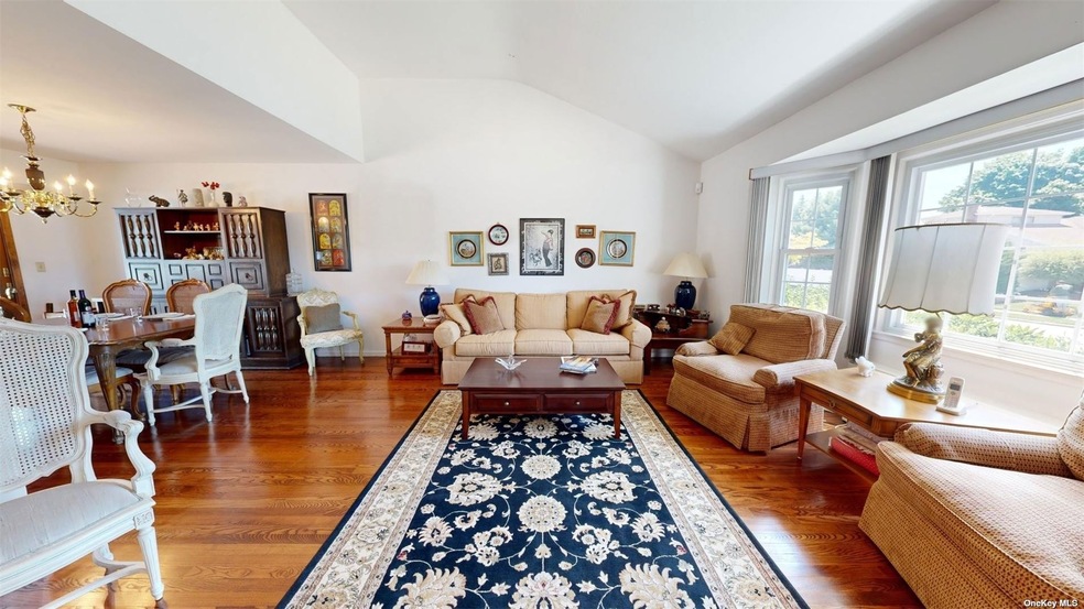 3733 Lynn Ln, Wantagh, NY 11793 - photo 1