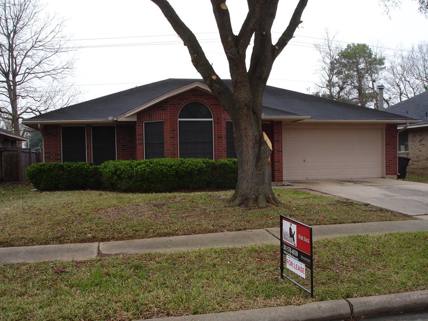 9482 Carmalee St, Houston, TX 77075 - photo 1