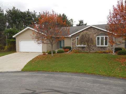 721 Creekwood Cir, Vassar, MI 48768 - photo 1