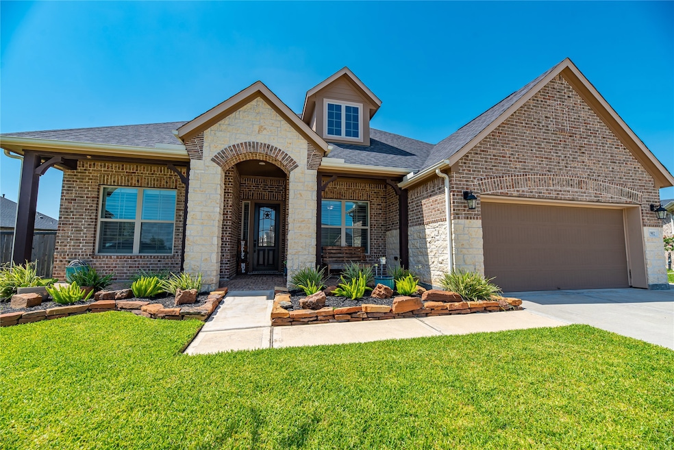Welcome home to 1902 Blossomcrown Dr. Located in the sought out Young Ranch community, filled with AMAZING amenities. Great curb appeal with a beautiful patio to greet your guests as they arrive. This Young Ranch home is in a great location. Perfectly located to all that Katy has to offer including highly acclaimed KISD schools!
