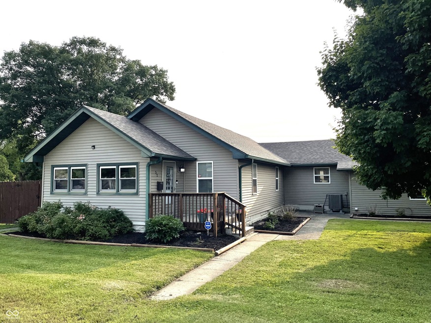 52 S 16th Ave, Beech Grove, IN 46107 - photo 1