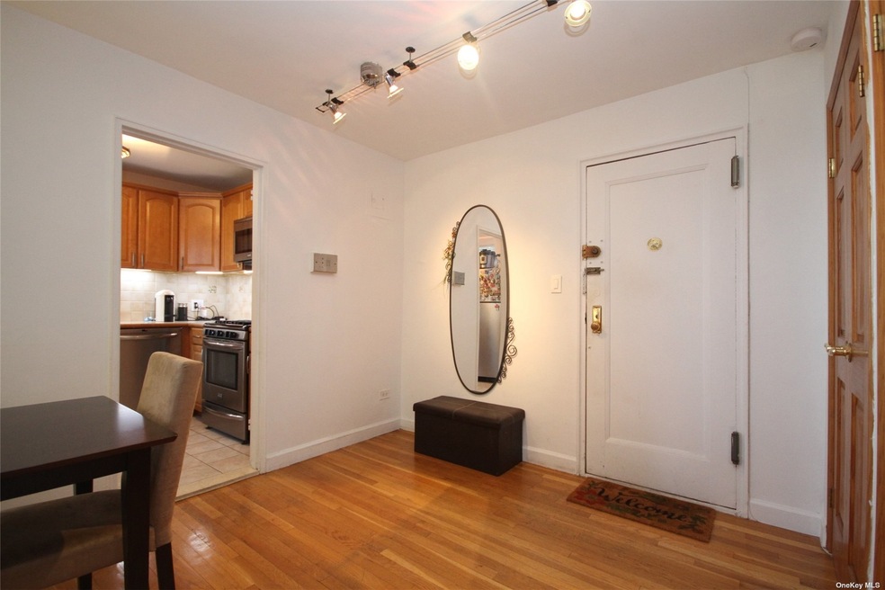 Ridgewood Gardens unit 5K, Maspeth, NY 11378 - photo 1