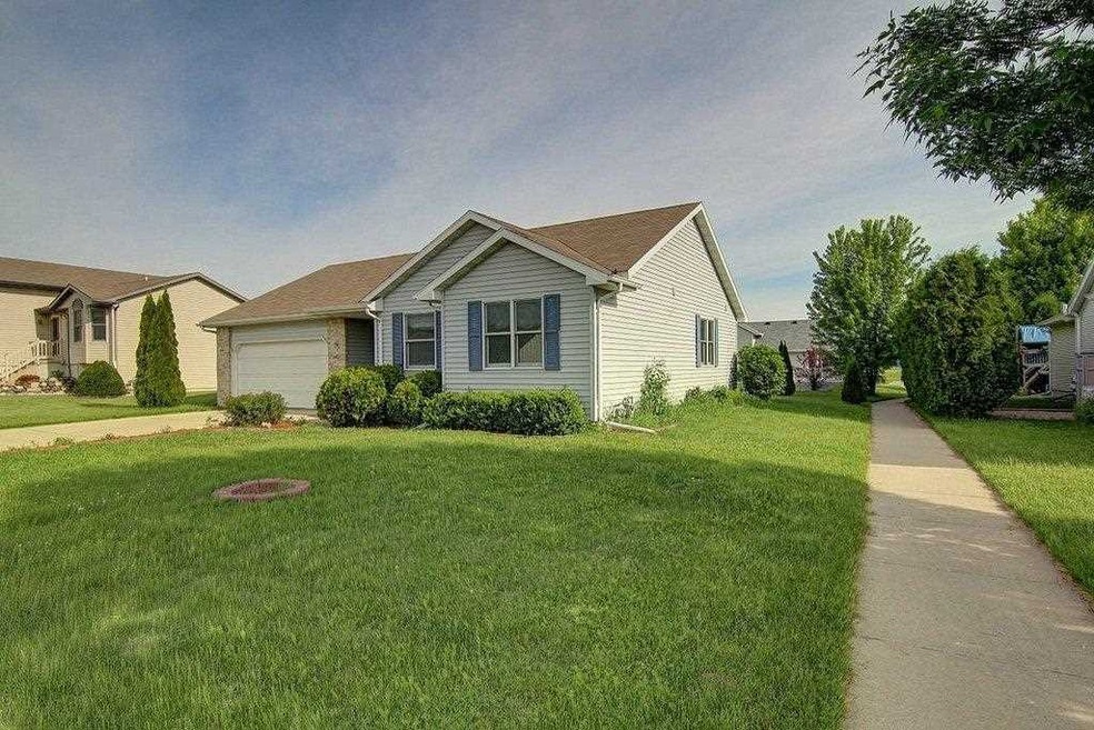 665 Windward Way, Oregon, WI 53575 - photo 1