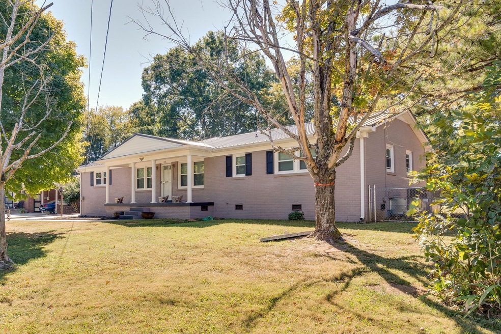 206 Ligon Dr, Shelbyville, TN 37160 - photo 1