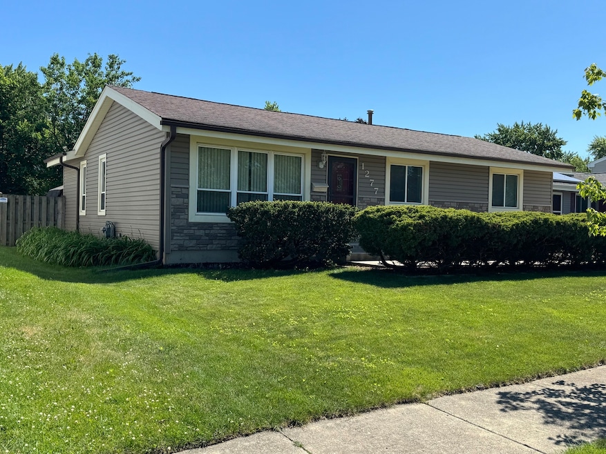 1277 Appletree Ln, Aurora, IL 60506 - photo 1