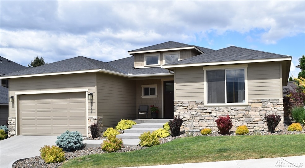 1957 Legacy Place SE, East Wenatchee, WA 98802 - photo 1