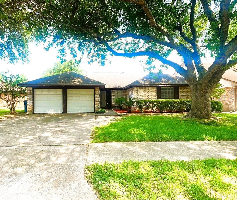 6306 Gallant Forest Dr, Houston, TX 77088 - photo 1