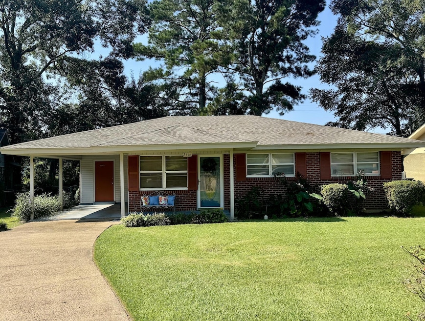 2516 22nd Ave N, Columbus, MS 39701 - photo 1