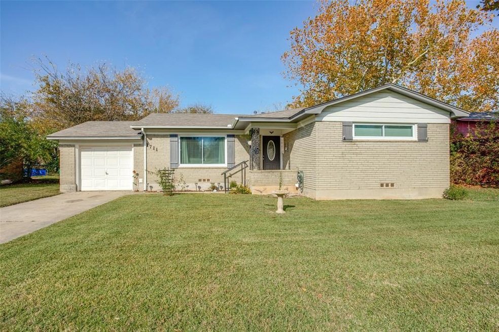 1711 Merrywood Way, Gainesville, TX 76240 - photo 1