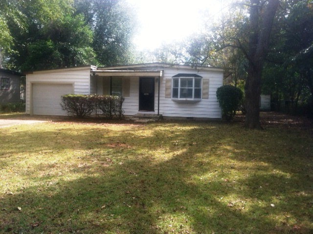 1908 W Oglethorpe Ave, Albany, GA 31707 - photo 1