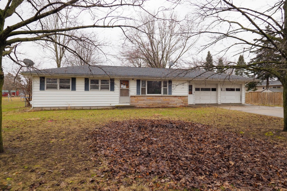 829 W Main St-101
