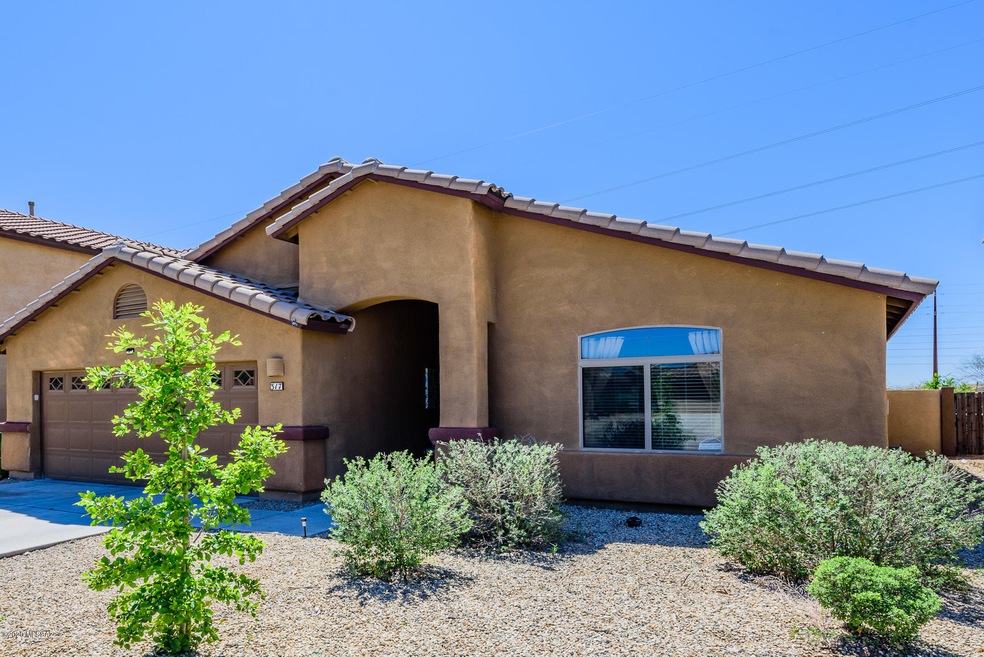 001 - 317 W. Calle Paso Suave