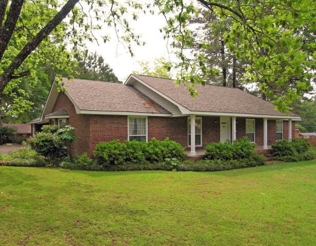 1000 Pope Cir, McComb, MS 39648 - photo 1